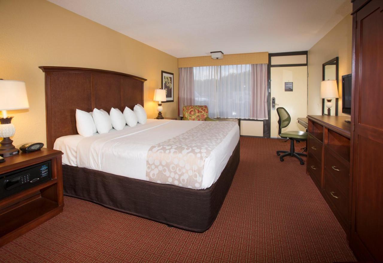 Clarion Inn & Suites At International Drive Williamsburg Eksteriør billede