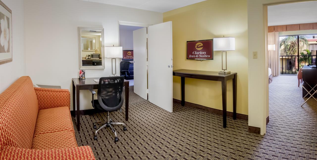 Clarion Inn & Suites At International Drive Williamsburg Eksteriør billede