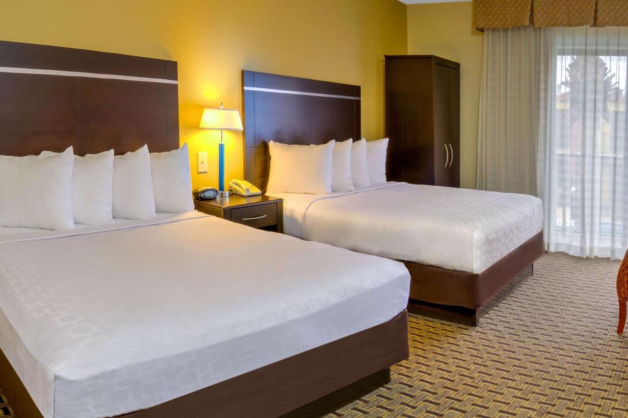 Clarion Inn & Suites At International Drive Williamsburg Eksteriør billede